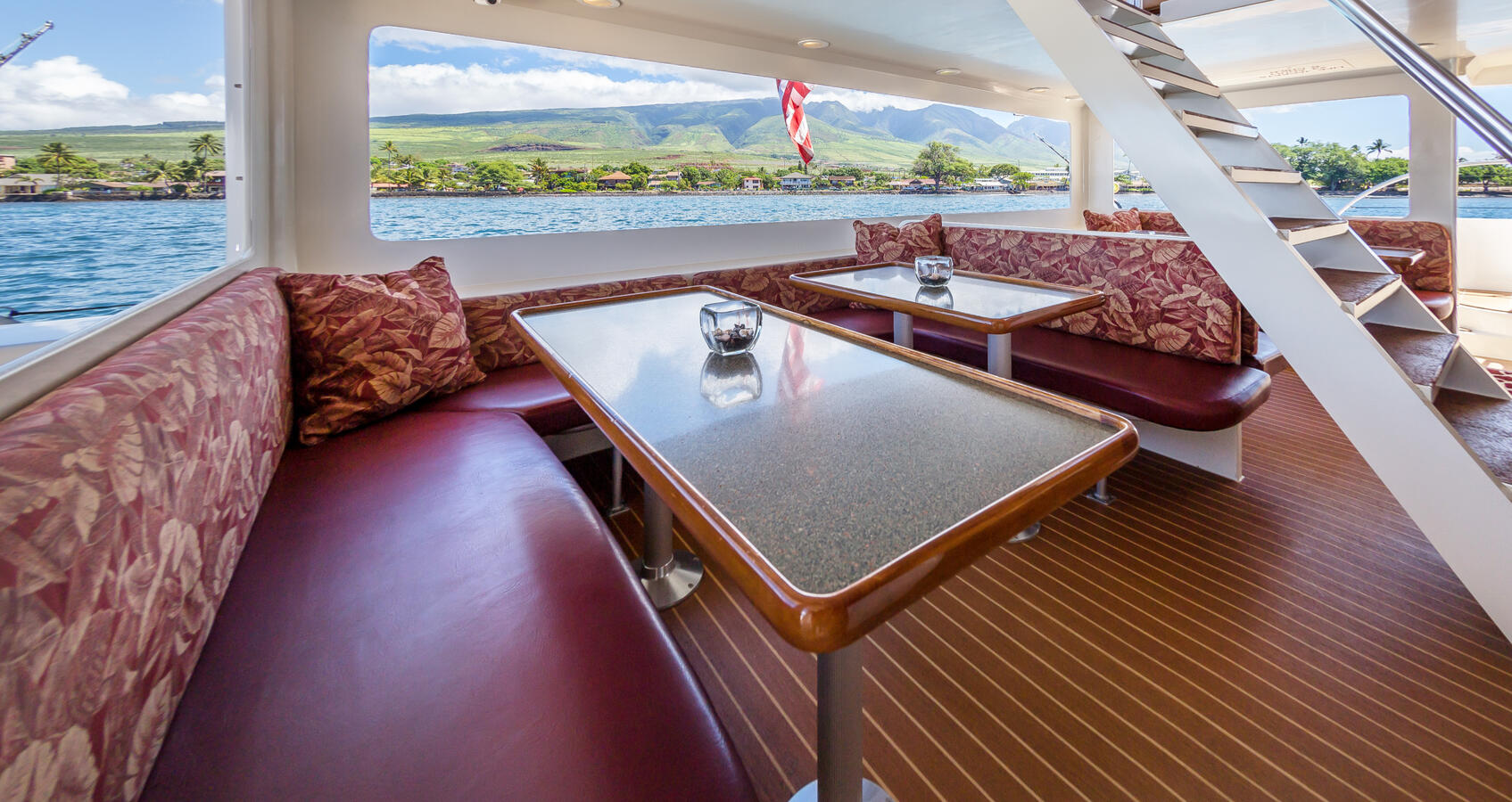 4 Tables with Picture Windows on the Stern